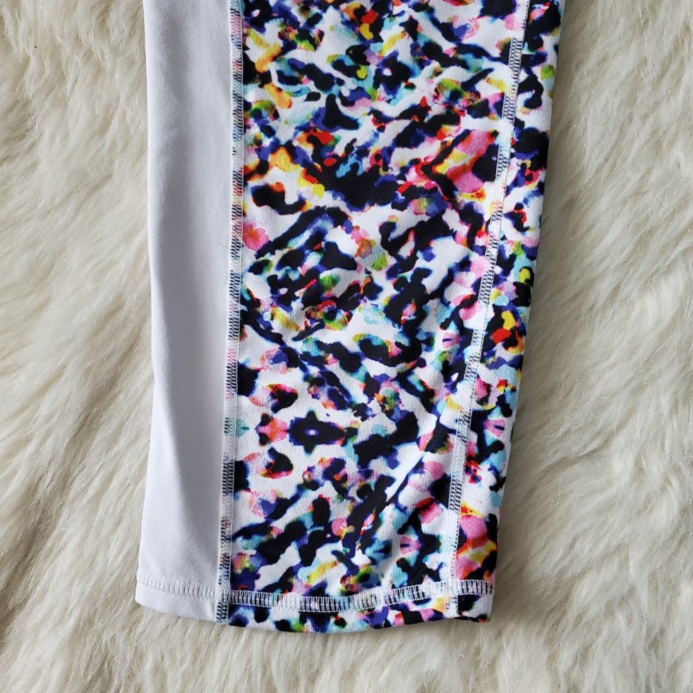 Athleta High Rise Watercolor Chaturanga Capri Leggings Size XL - Picture 7 of 15